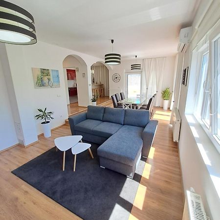 Holiday House Meri باكوشتاني المظهر الخارجي الصورة